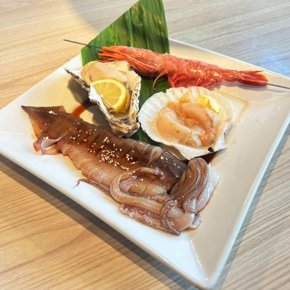 イカ、ホタテ、カキ、エビ